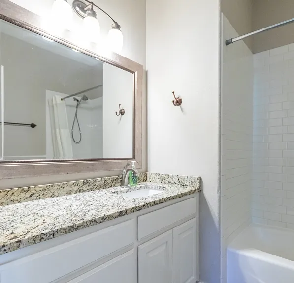 364 Alexandra Dr — Photo 23