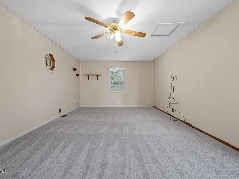 371 Oak Hill Cir — Photo 18