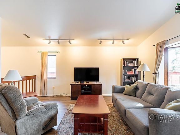 5th image of 4023 Yvonne Ave