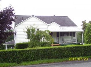 177 Dearing Dr, Mount Hope, WV