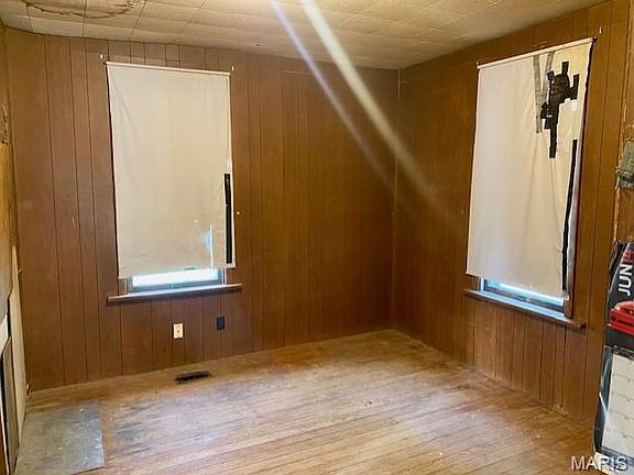 5th image of 511 Macarthur St