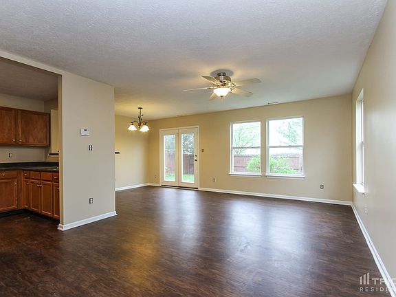 3rd image of 4459 Connaught East Dr