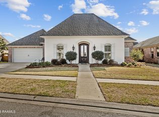 203 Brook Hill Dr, Youngsville, LA 70592