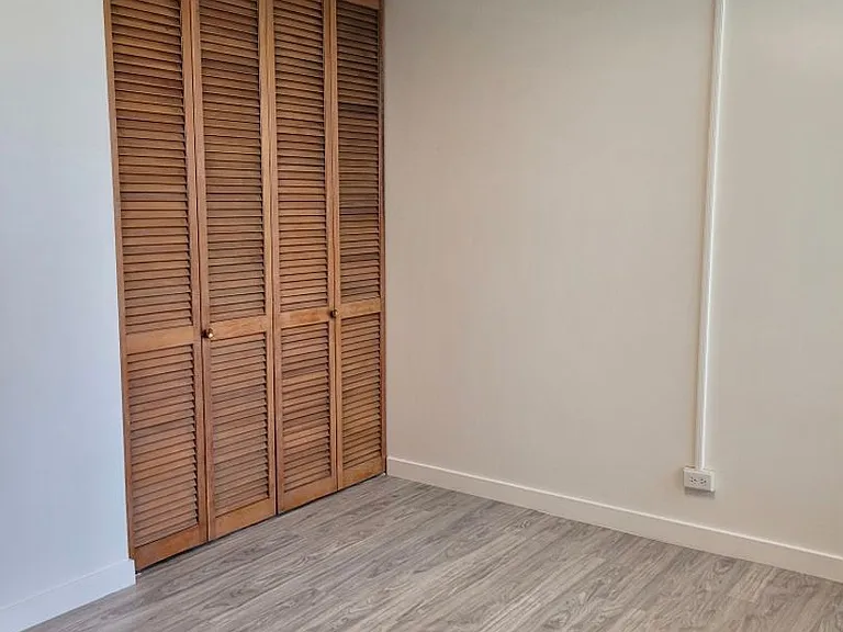 500 University Ave #305 — Photo 13