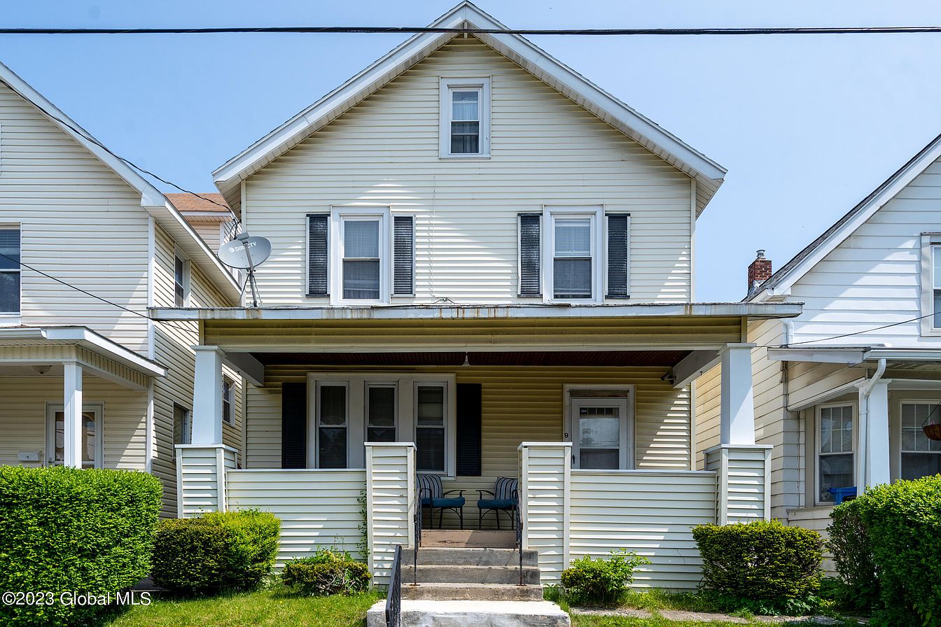 1st image of 9 Mapleridge Avenue