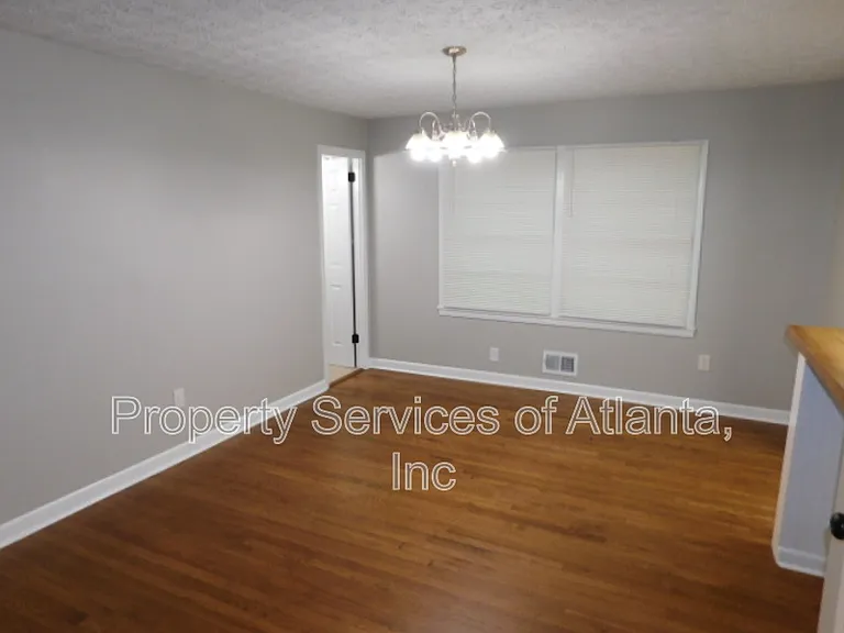 1170 Baker Ln — Photo 6