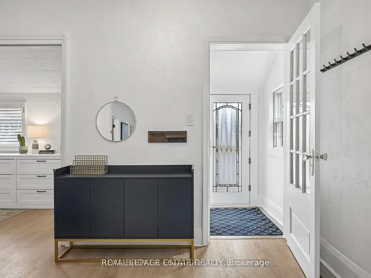 2 bed, $3,200 — Photo 3