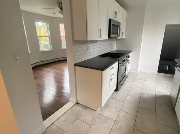 75 S Woodside Ave Floor 1, Bergenfield, NJ 07621