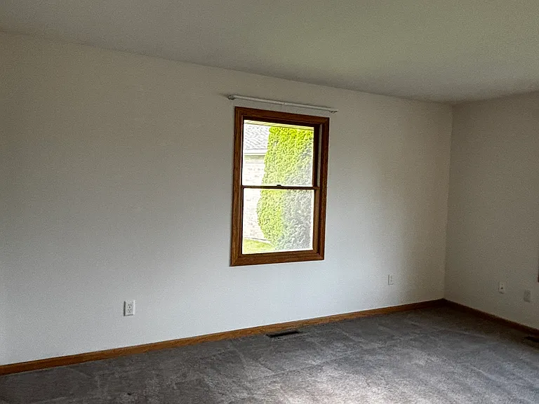 1545 Helen Ct — Photo 22