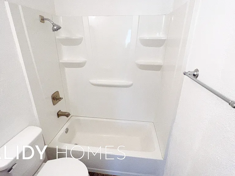 808 SE 13th St — Photo 14