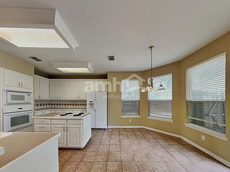 901 Muirfield Rd — Photo 5