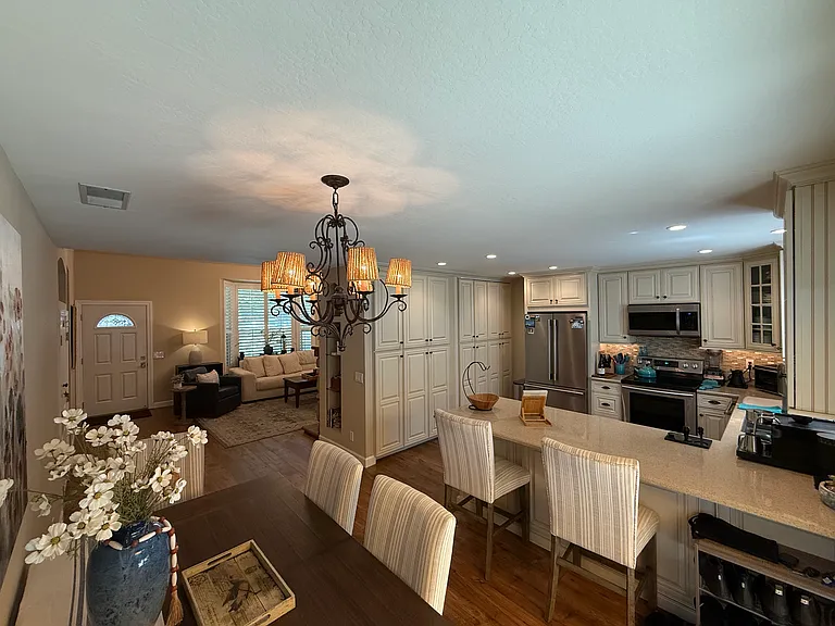 412 Sycamore Cir — Photo 4