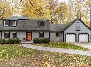 2220 Ridge Pl, Mishawaka, IN 46544