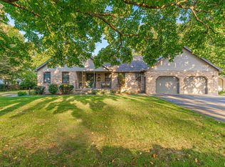 227 3rd St, Lincoln, IL 62656