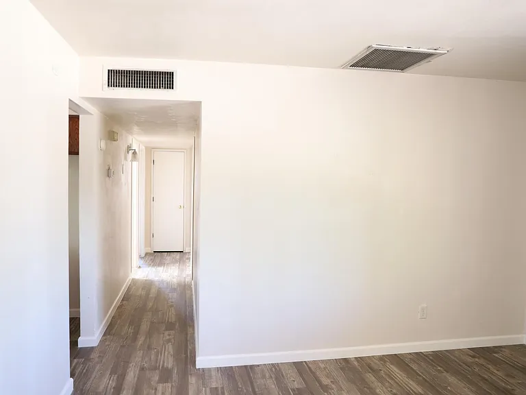1605 W Niagara St — Photo 8