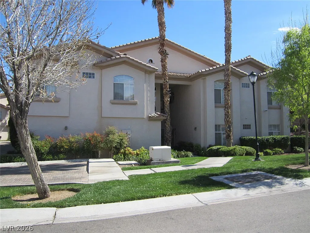 3 bed, 2.0 bath, 1356 sqft, $1,850 — Photo 1