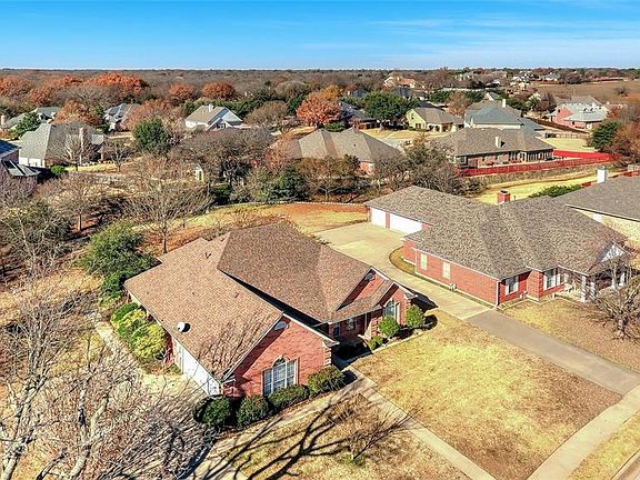 3rd image of 618 Clay Ln