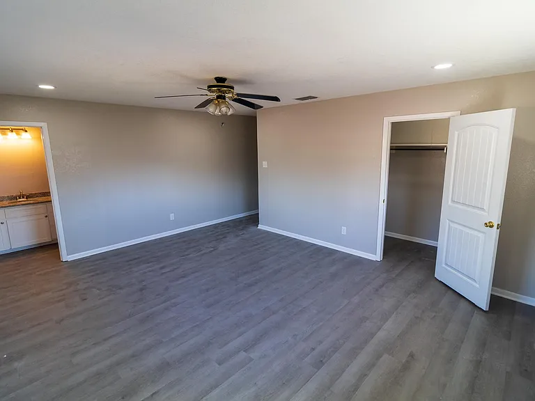 2245 Brighton Dr — Photo 15