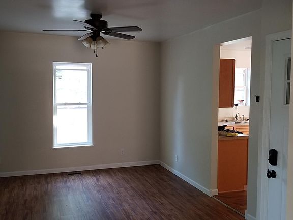 5th image of 121 1/2 S 8th St