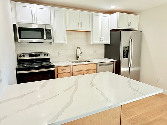3rd image of 420 Minneopa Ave #201