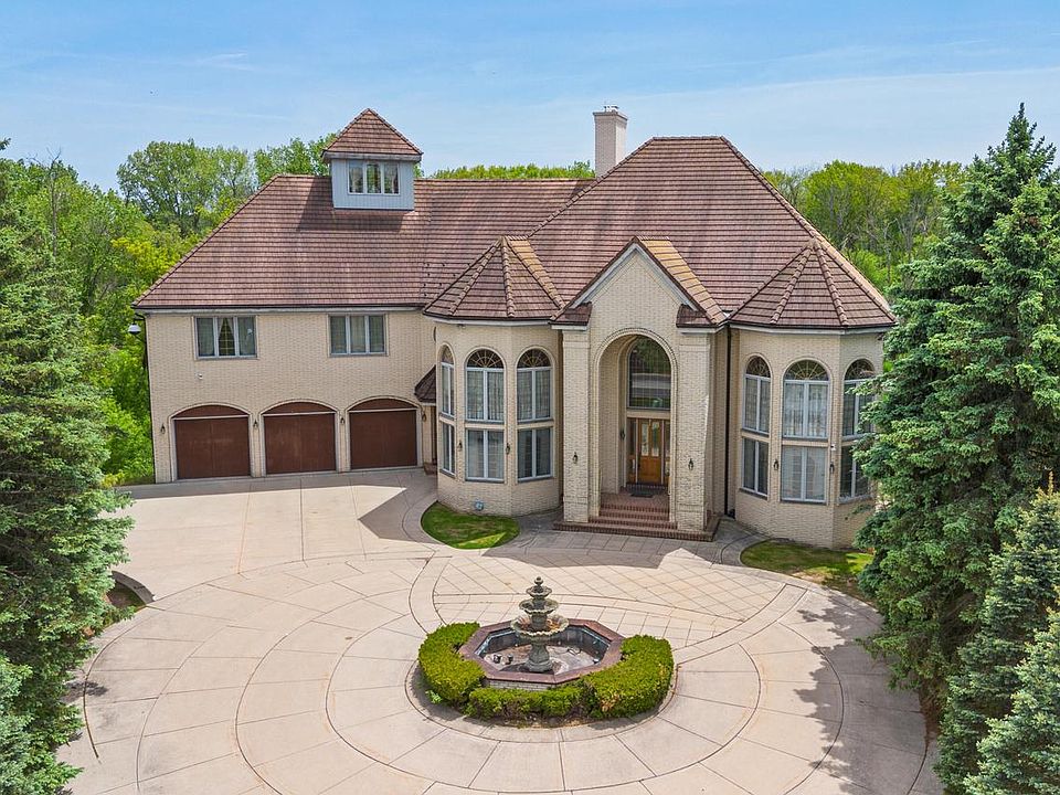 1st image of N78W13031 Country Club COURT