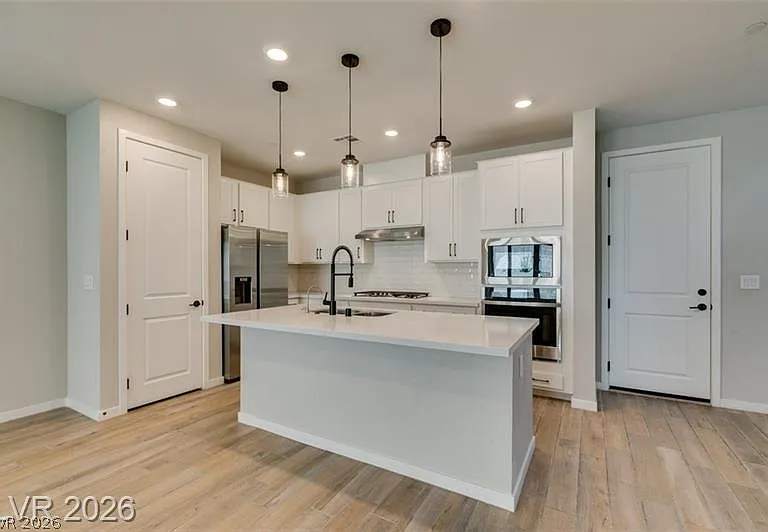 109 Medianoche St — Photo 24