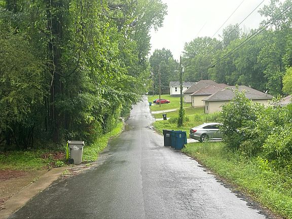 4th image of 1301 Ridge Rd