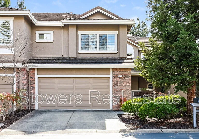 37 Mountain Valley Pl — Photo 3