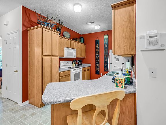 5th image of 160 Lazy Willow Ln. #202