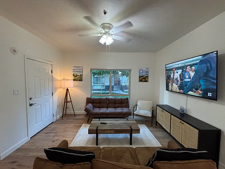 100 E Fillmore St #135 — Photo 4
