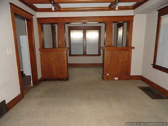 3rd image of 3727 Agnes Ave