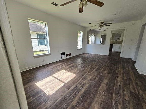 3rd image of 200 S Magnolia St