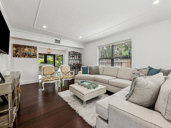 5th image of 137 Greymon Dr
