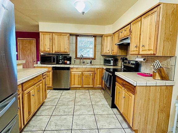 4th image of 805 Pinon Dr