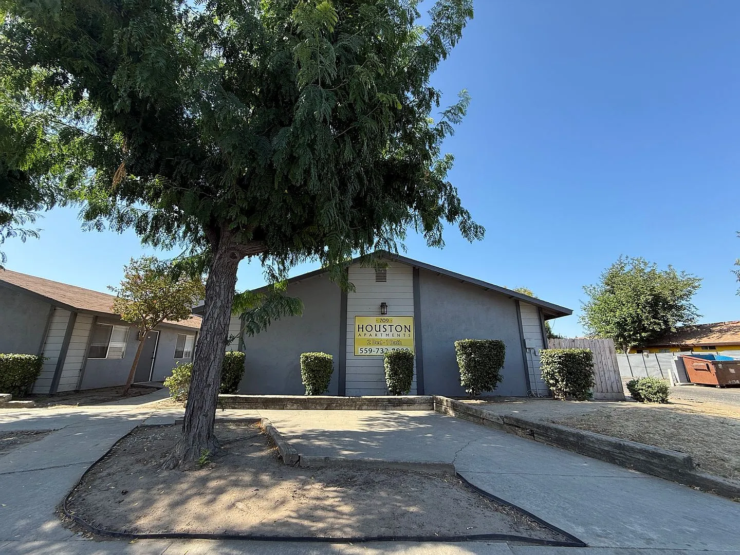 2-bedroom, 1-bath apartment in Visalia, CA — Photo 2