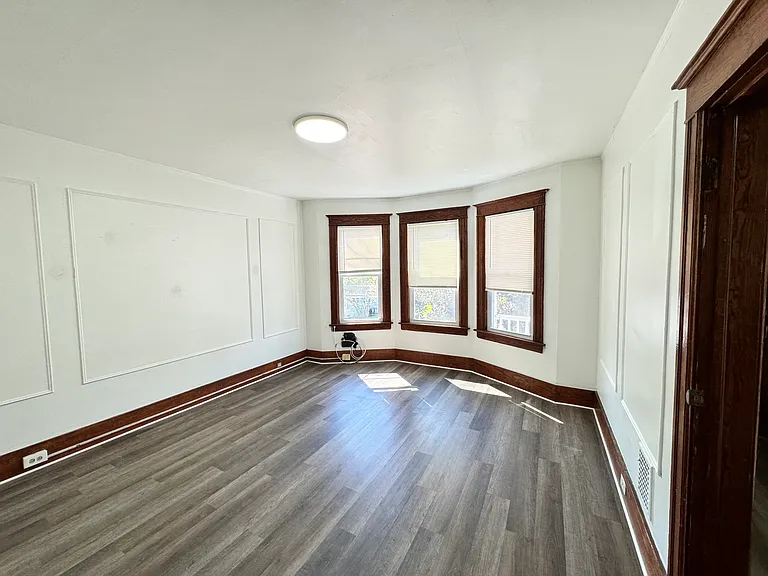 40 Lincoln Ave #2 — Photo 3