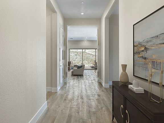 Virtually Staged Ridgecrest Vantage HS 31 Entry