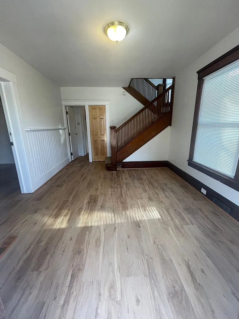 Seven Bedroom Available for Rent; 2027-2028 Term | Fits 8-9 Comfortably! — Photo 2