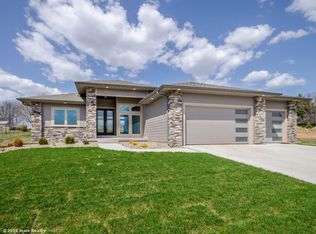 8273 Bailey Dr, West Des Moines, IA 50266