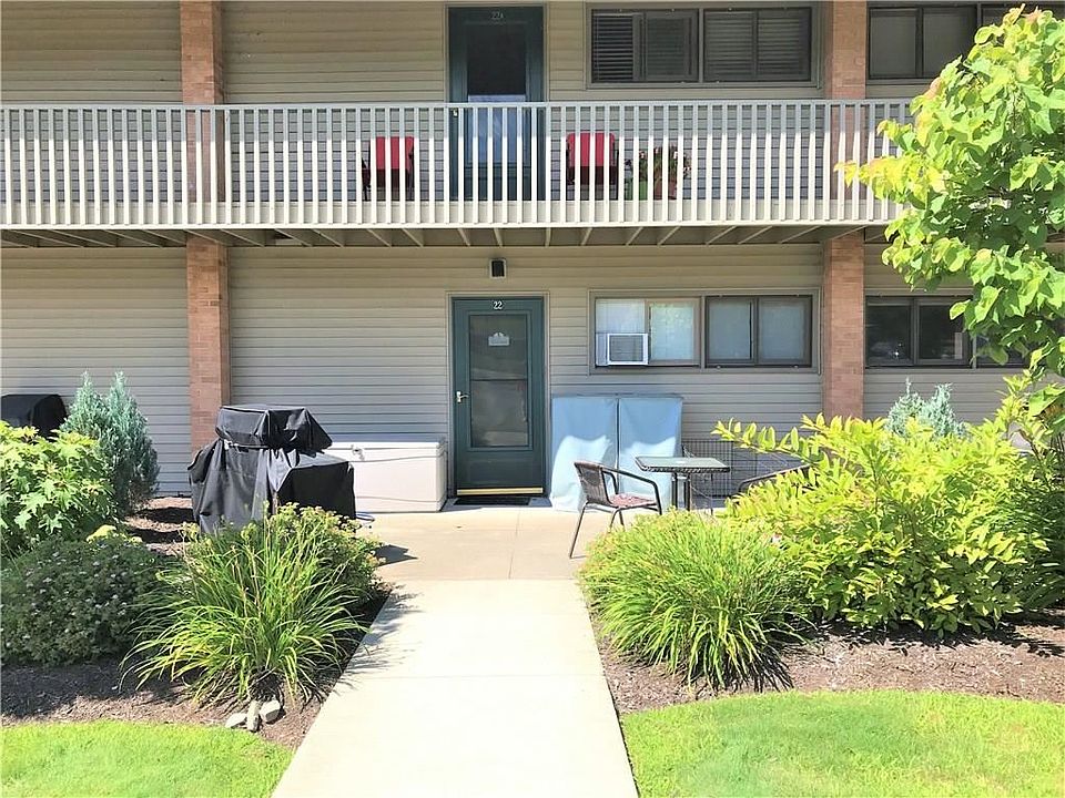 1st image of 22 Mohawk Dr