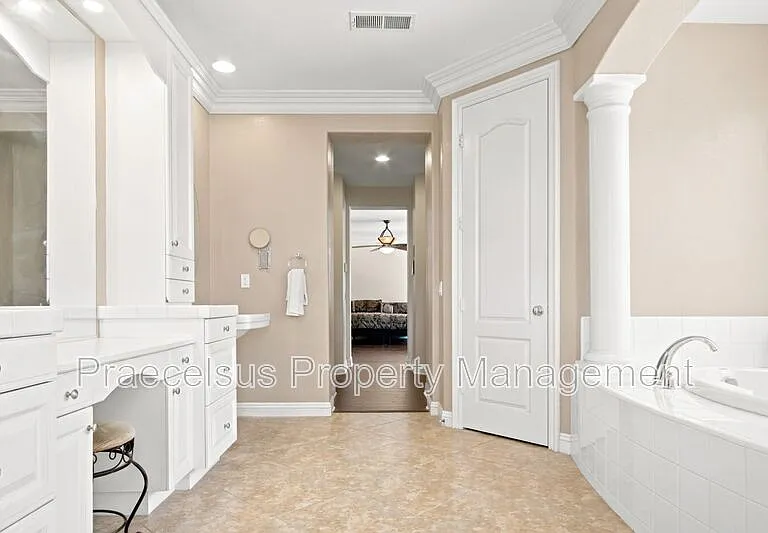 2792 Camphor Ct — Photo 12