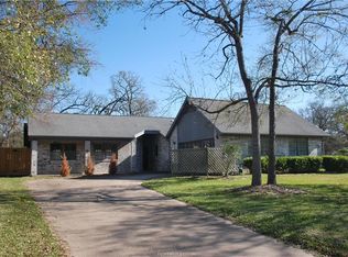 2700 Greenberry Ct, College Station, TX 77845