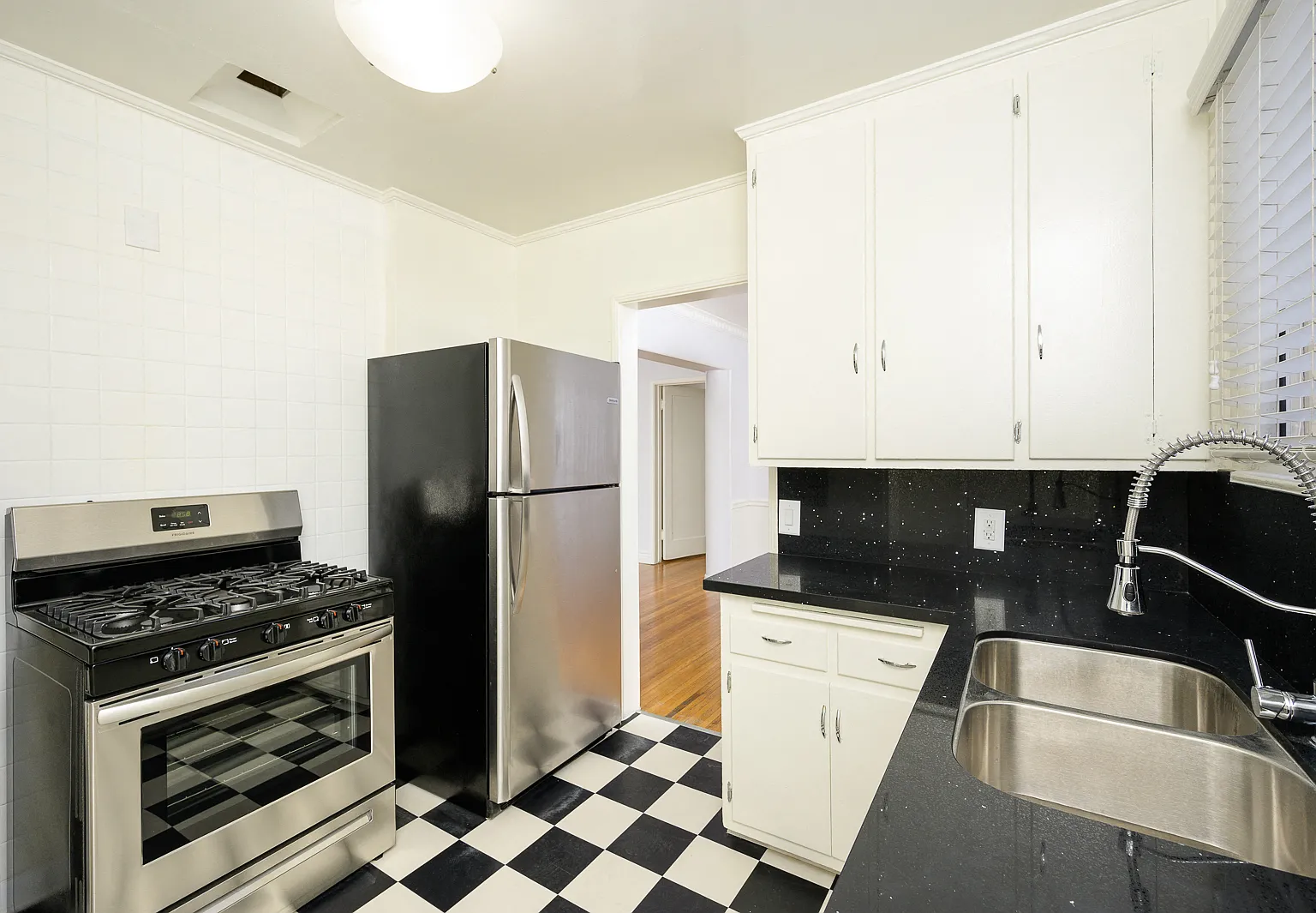 South Norton Apartments — Photo 1