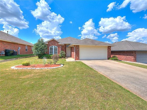 2nd image of 205 Tecumseh Meadows Dr