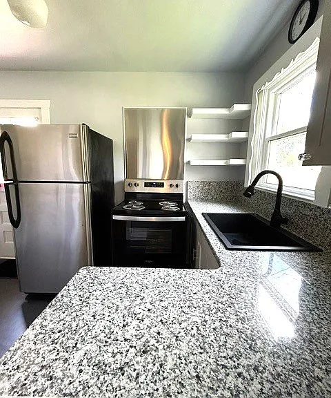 2911 Dobbs Ave — Photo 12