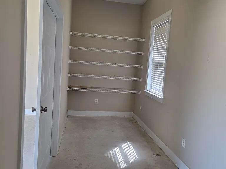 305 Candy Dr — Photo 11