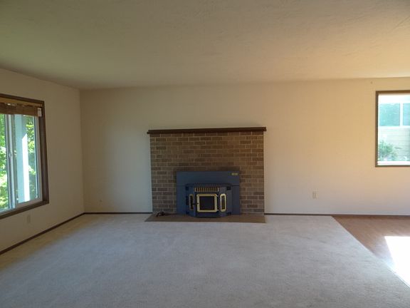 4th image of 3910 167th St NW