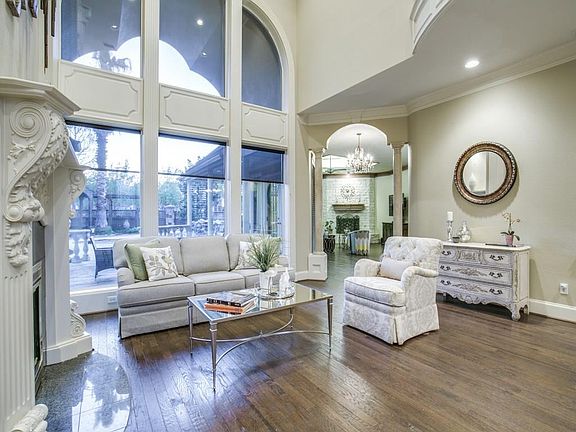 3rd image of 1320 Regency Ct