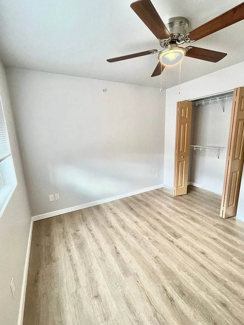 Newly remodeled 3 bedroom 2 bath condo — Photo 4