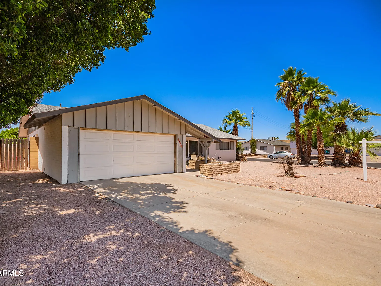 3 bed, 2.0 bath, 1852 sqft, $2,900 — Photo 3